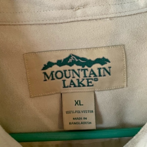 Mountain Lake Men’s Button Down Shirt - Picture 3 of 6